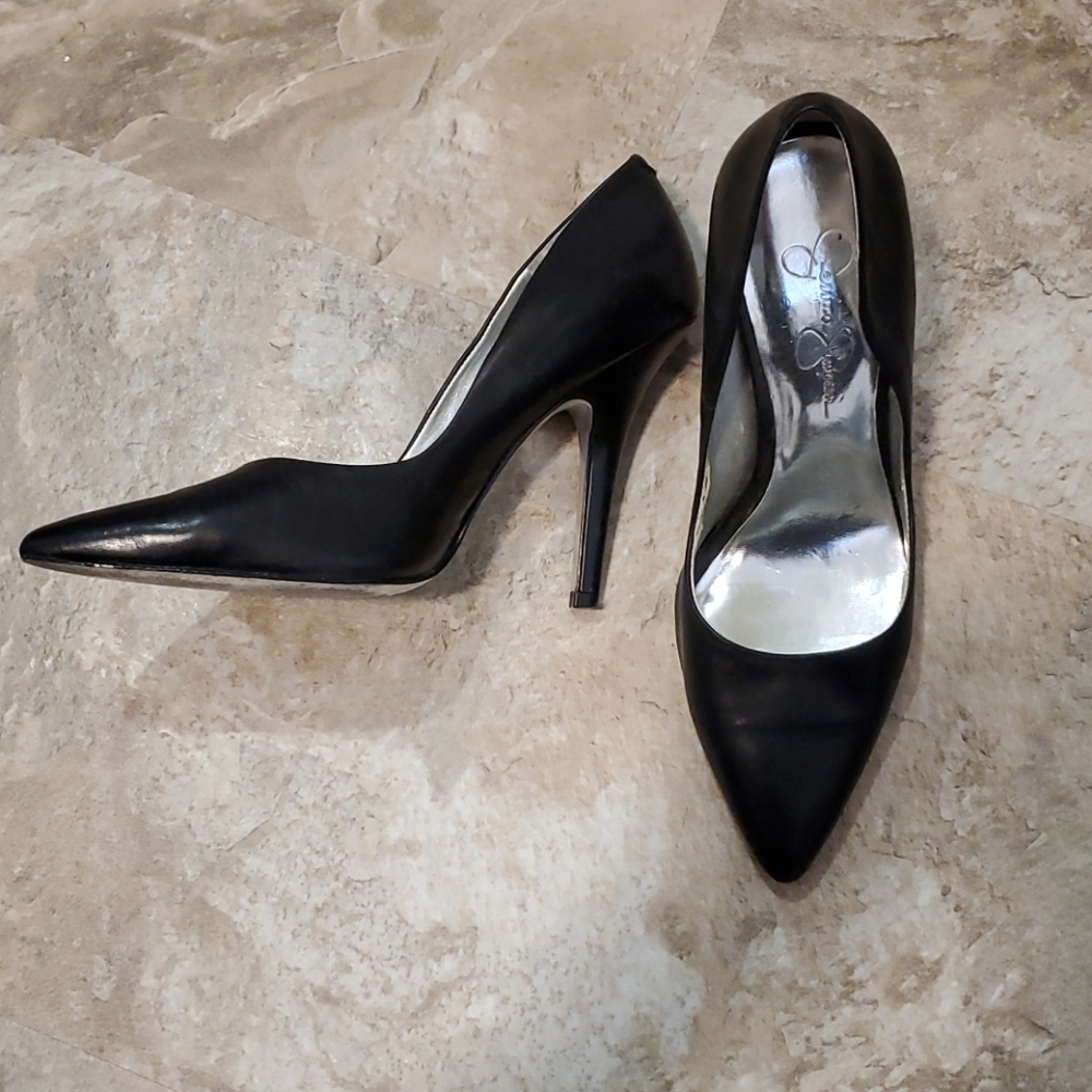Jessica Simpson heels 7.5B